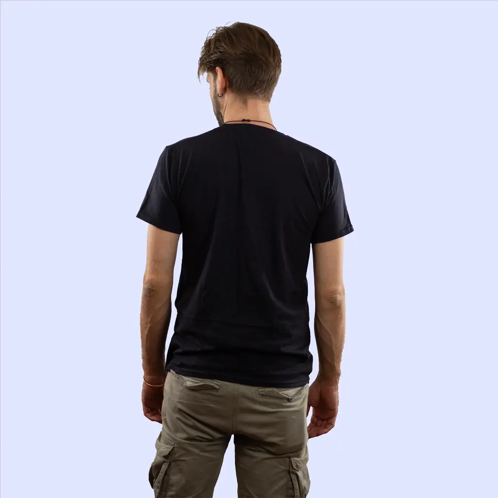 t-shirt_black_back_man_optimized.webp